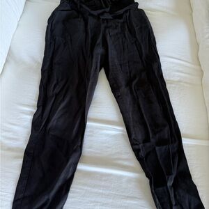 Zara Black Chinos Sleek and Versatile
